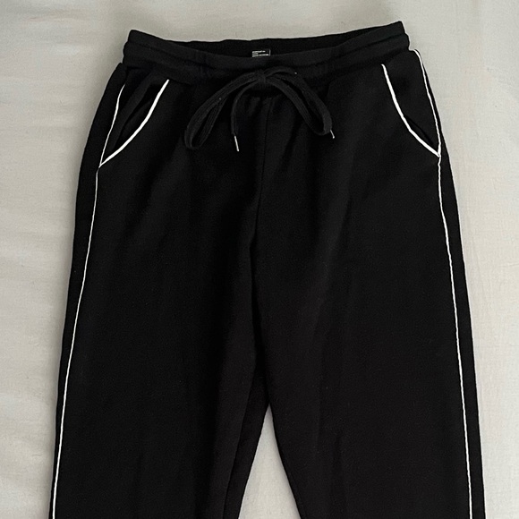 Forever 21 Black Sweatpants - Picture 2 of 4